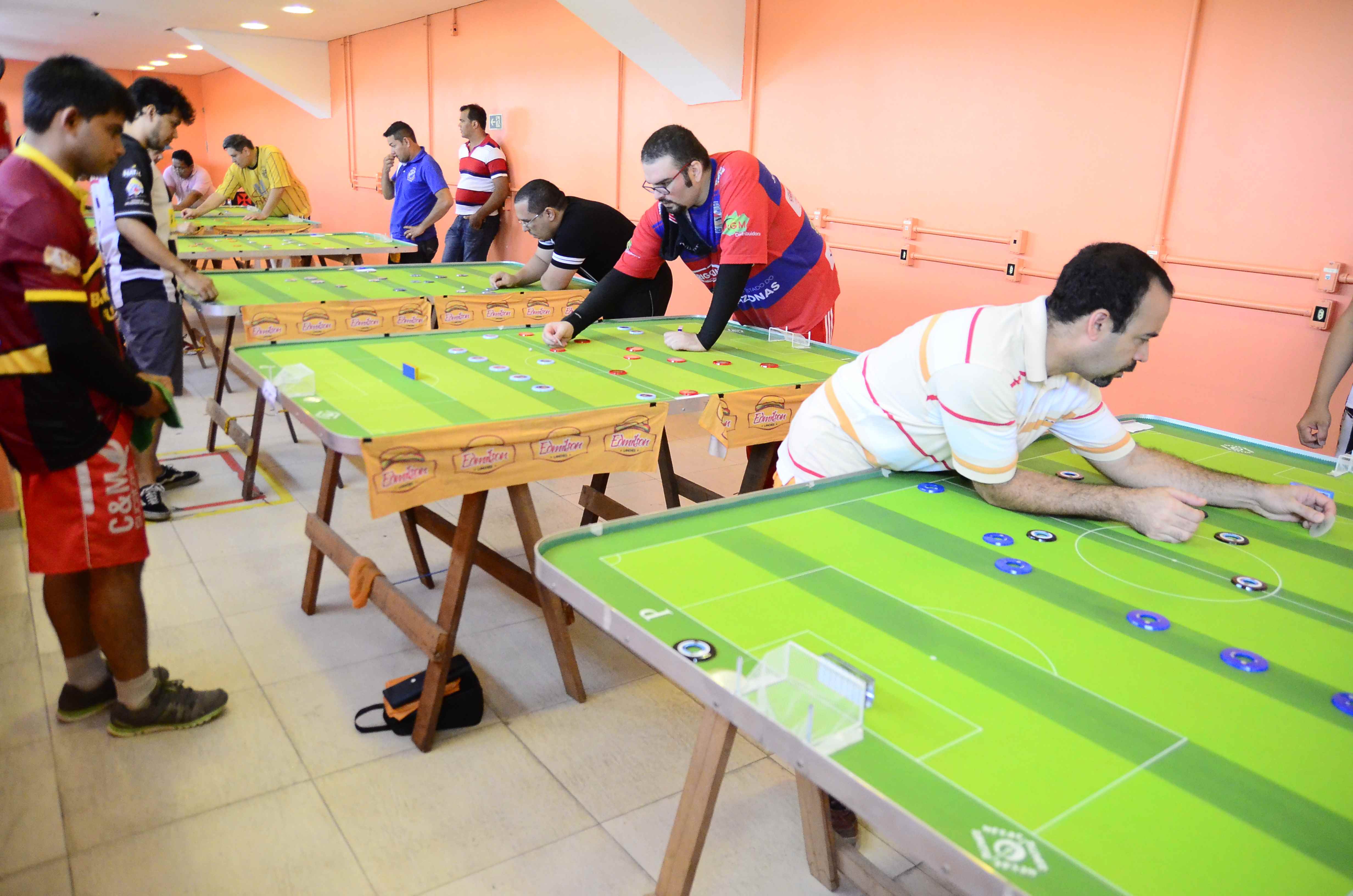 Botonistas do Amazonas vão disputar pelo Super Desafio de Futebol de Mesa neste sábado