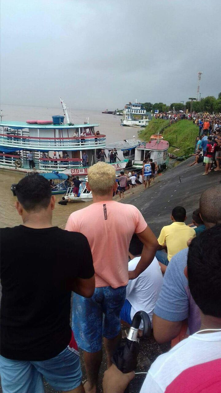 19 pessoas são resgatadas e duas crianças seguem desaparecidas após lancha naufragar no AM