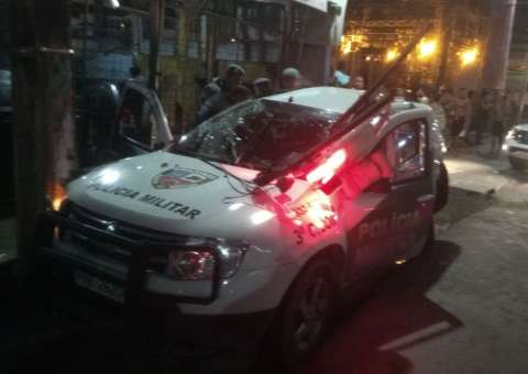 Em Manaus, viatura da PM capota e deixa quatro feridos 