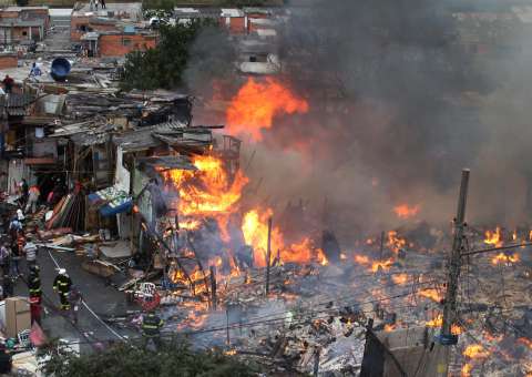 Trinta casas são destruídas durante novo incêndio na Favela de Paraisópolis