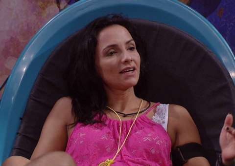 BBB17: Marinalva trai lado mexicano e revela a Rômulo que Marcos é o verdadeiro líder