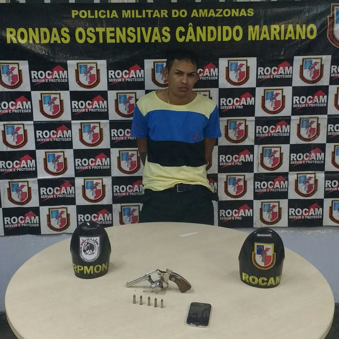 Homem é detido com arma de fogo durante operação policial 