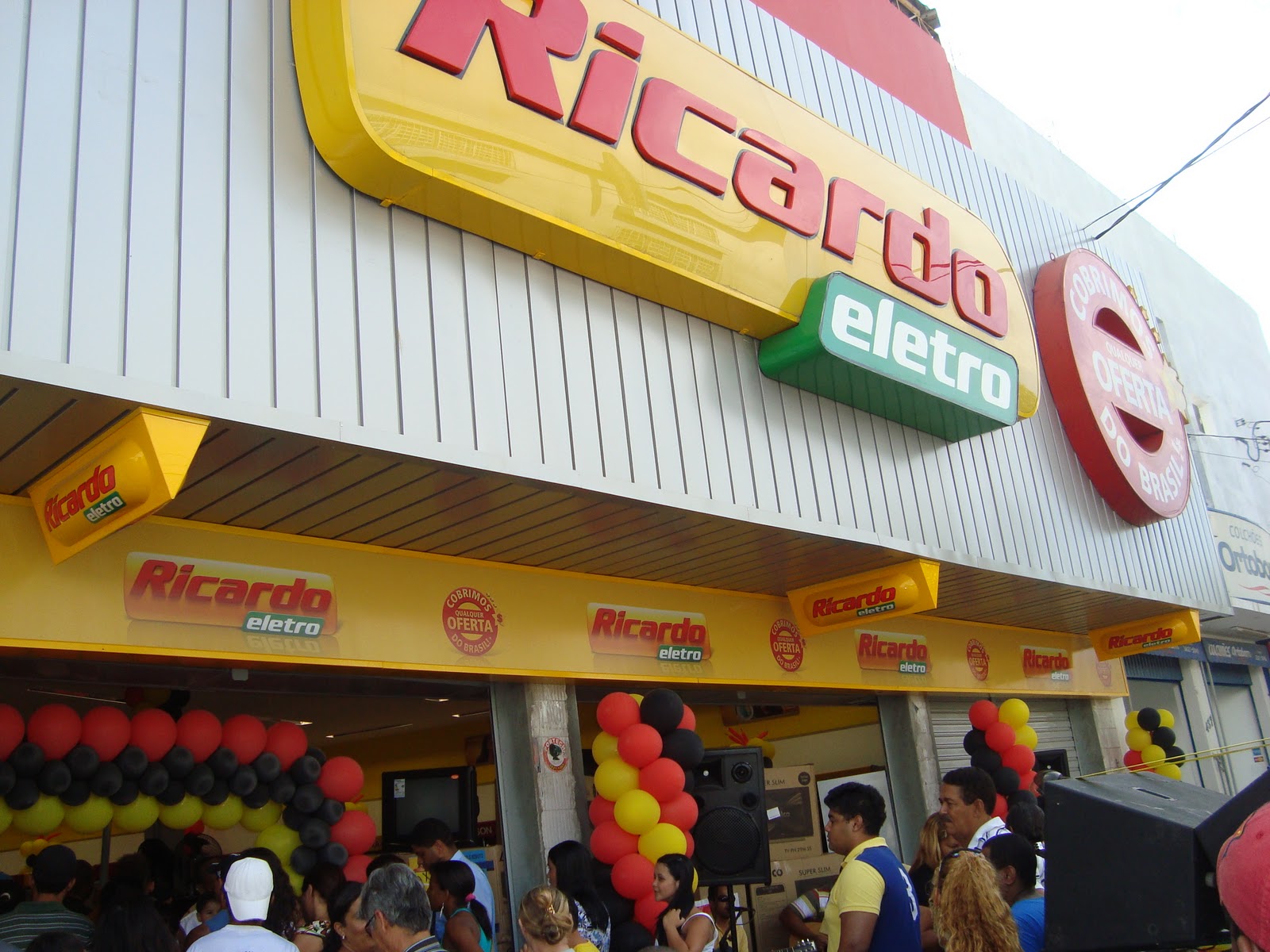 Ricardo Eletro encerra atividades  e vai demitir 295 trabalhadores 