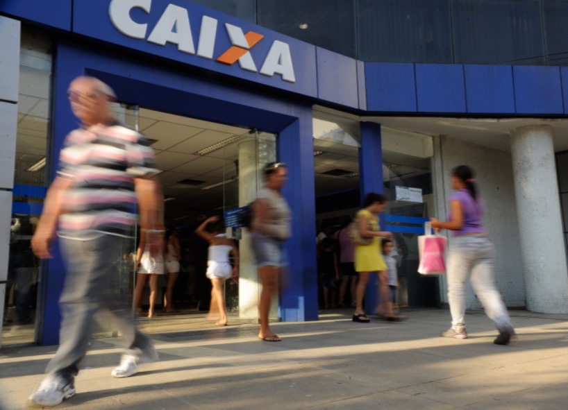 Agências da Caixa abrem neste sábado para saque do FGTS