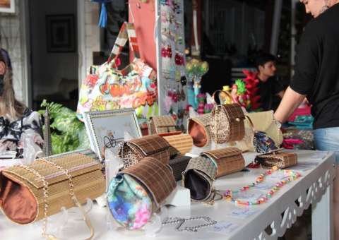 Artesanato e gastronomia movimentam exposição Florarte neste domingo