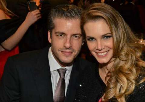 Revelado motivo do fim do casamento relâmpago de Victor Chaves com Claudia Swarowsky