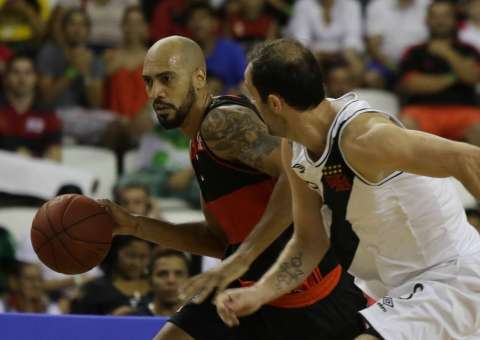 Flamengo vence Vasco e mantém liderança em liga  campeonato de basquete