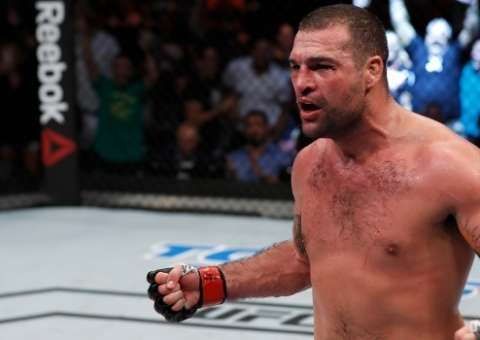 Shogun nocauteia e leva o público ao delírio em Fortaleza