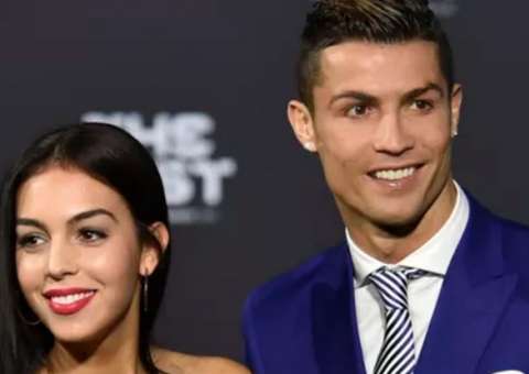  Cristiano Ronaldo será pai de gêmeos e namorada não é a mãe