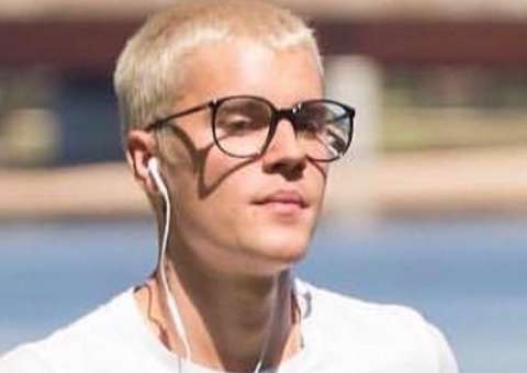 Fã tenta tirar selfie com Justin Bieber e cantor dispara: 'Você me dá nojo'