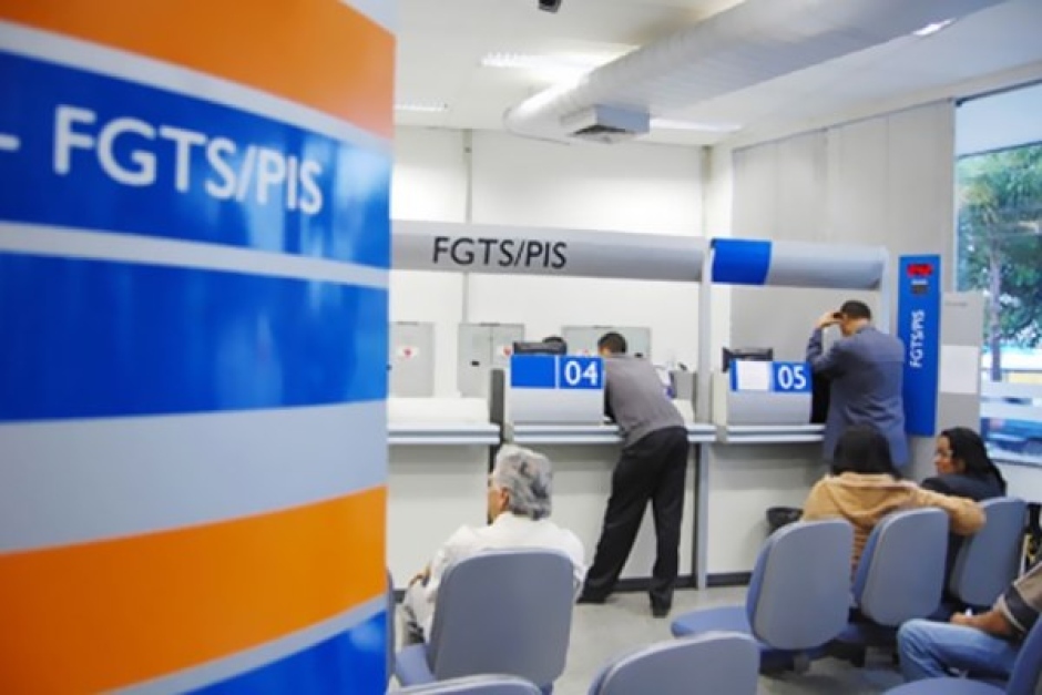 Agências da Caixa abrem mais cedo nesta segunda-feira