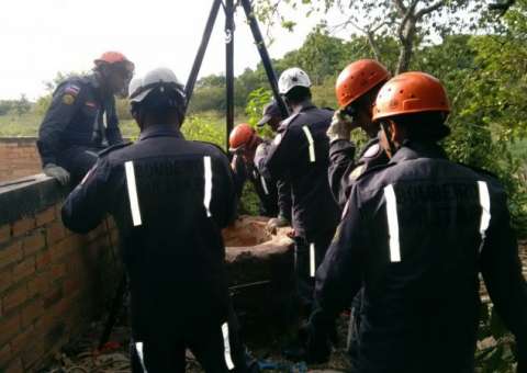 Corpo de mulher é encontrado em poço de 30 metros de profundidade