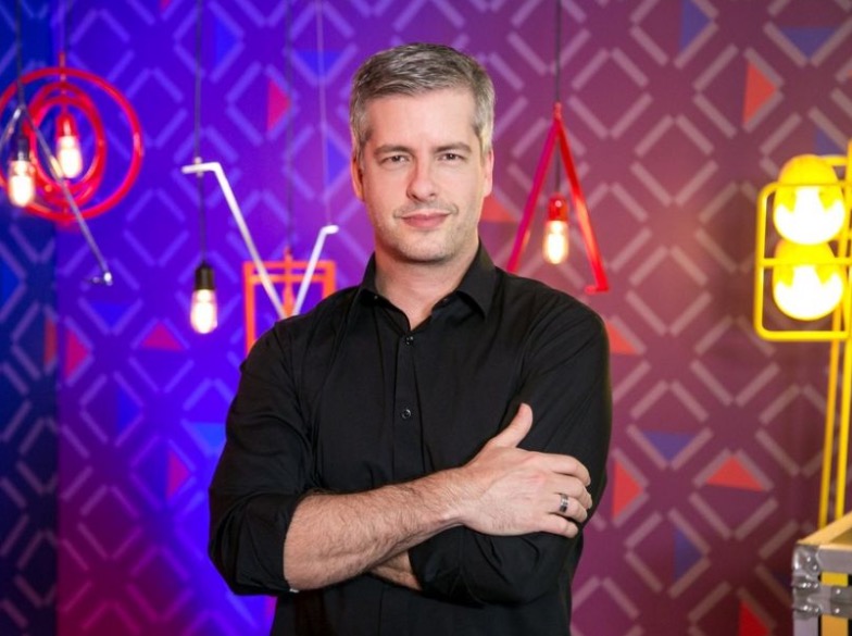 Victor Chaves presta horas de depoimento em caso de suposta agressão