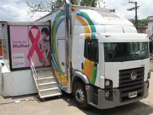 Carreta da Mulher realiza atendimento no estacionamento da Suframa 