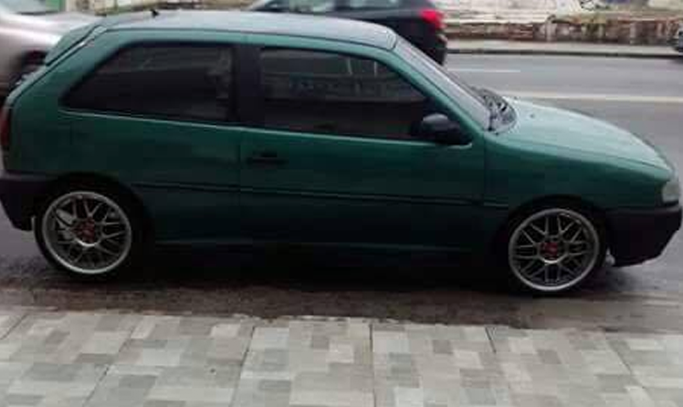 Homem vai trabalhar em banda de Carnaval e tem carro roubado no Centro