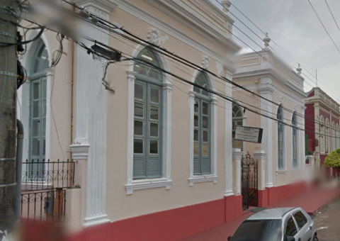 Dupla armada faz funcionários reféns durante assalto no Conselho Estadual de Educação