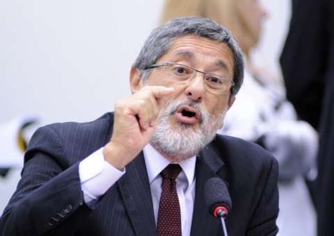 Ex-presidente da Petrobras depõe sobre suposta propina a Palocci