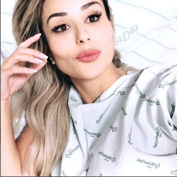 Após gravidez polêmica, ex-BBB Letícia Santiago avisa que está em trabalho de parto