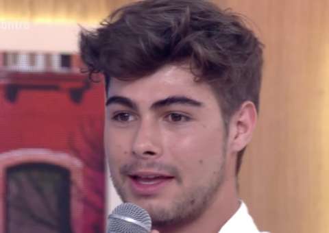 Rafael Vitti fica suado na TV ao abordar assunto polêmico e ganha memes