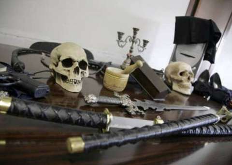  Adolescente sofre estupro coletivo durante ritual curandeiro  