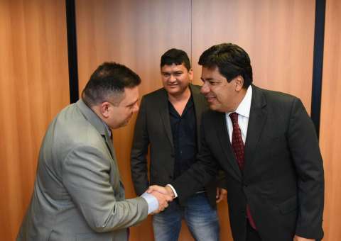 Em Brasília, prefeito de Autazes se reúne com ministro da educação em busca de melhorias para o município 