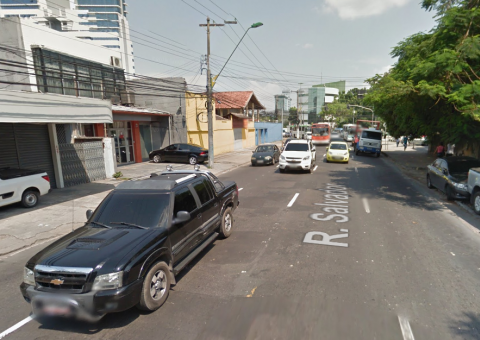 Bandidos são baleados durante troca de tiros com a polícia em Manaus