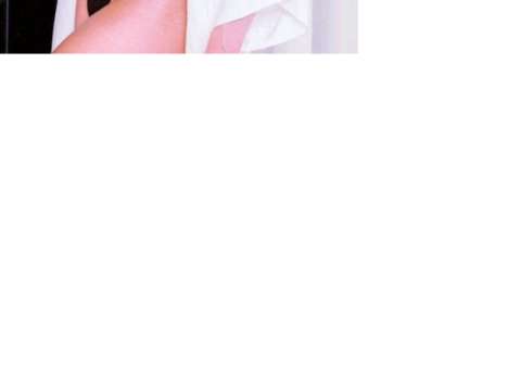 Juju Salimeni usa lingerie 'inusitada' e divide opiniões