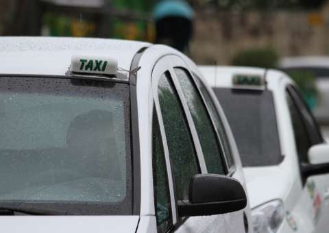 Início do cadastro dos vencedores da licitação de táxi será divulgado nesta quinta-feira  