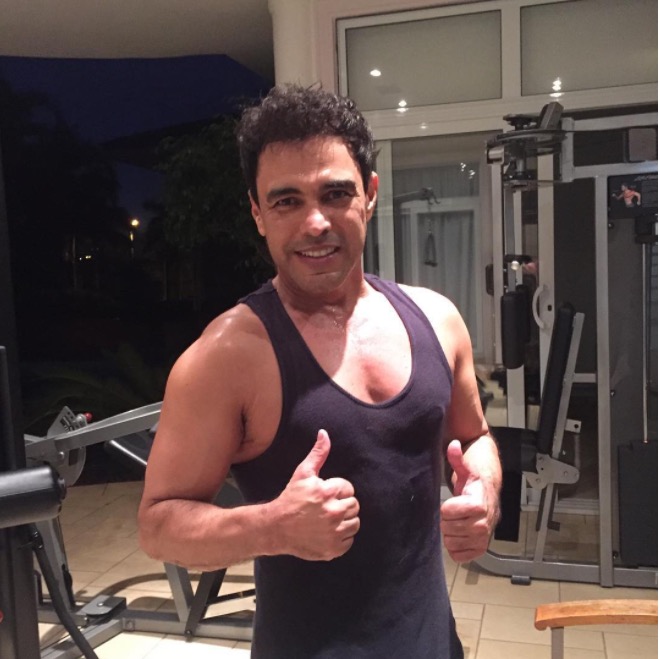 Zezé Di Camargo choca ao postar lista das caridades que já fez na web