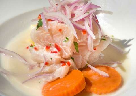 Banda Som Três agita Festival Gastronômico Peruano em Manaus