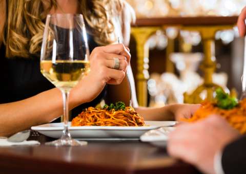  Jantar tarde aumenta risco de desenvolver problemas cardíacos 