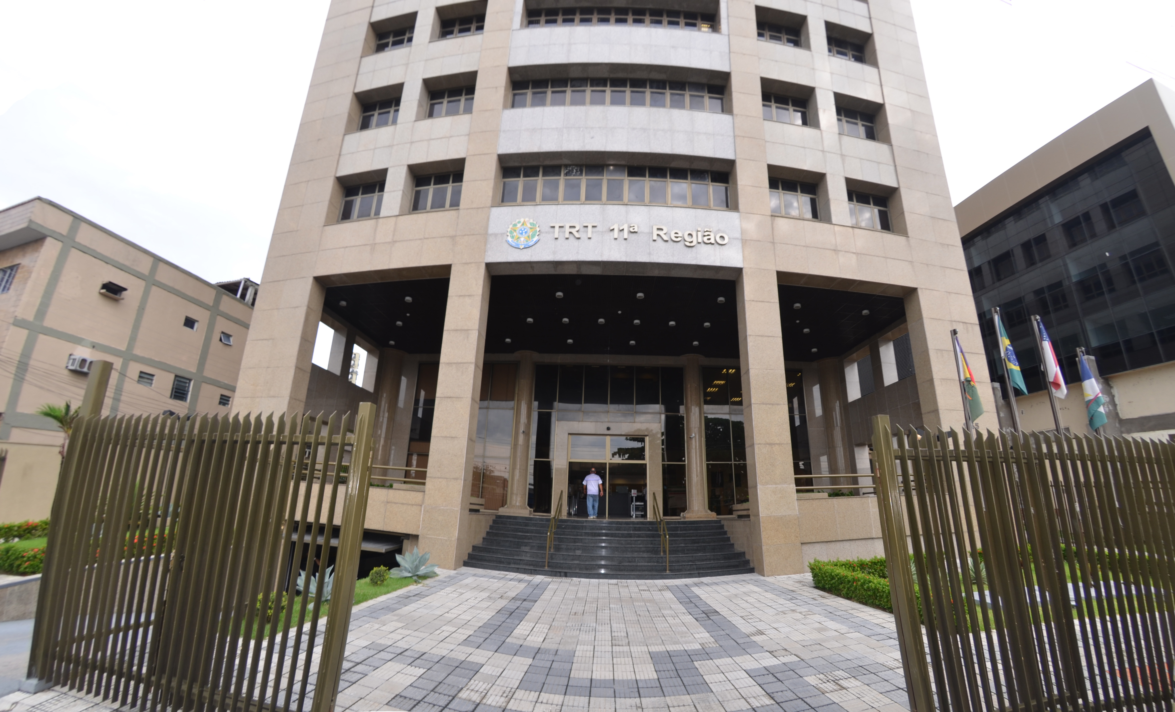 TRT vai leiloar veículos e outros bens por até 30% do valor em Manaus