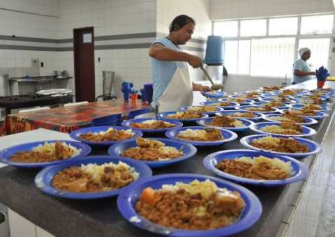 Prefeitura anuncia mais de 20 proposta para fornecimento de merenda escolar em Manaus    