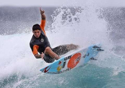 Medina estreia com vitória e lesão na Gold Coast australiana