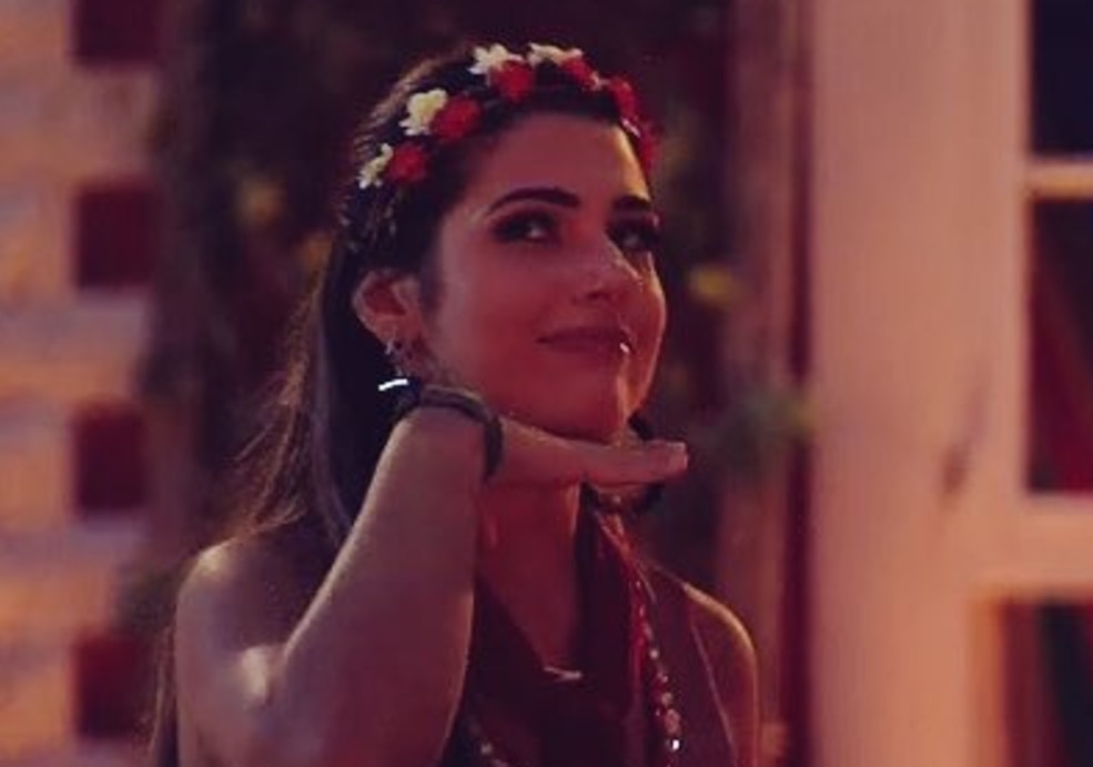 Vivian cresce na web e vira uma das favoritas; fãs de Emilly se irritam