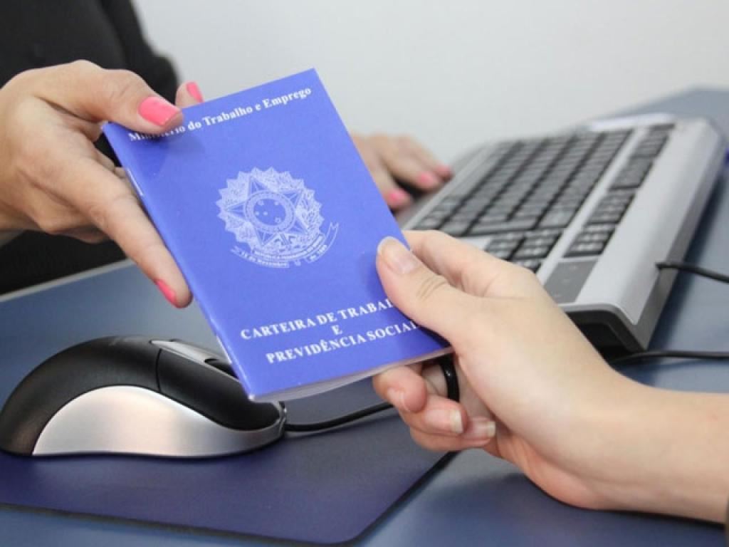 Comissão deverá votar reforma trabalhista no final de abril, diz relator da câmara