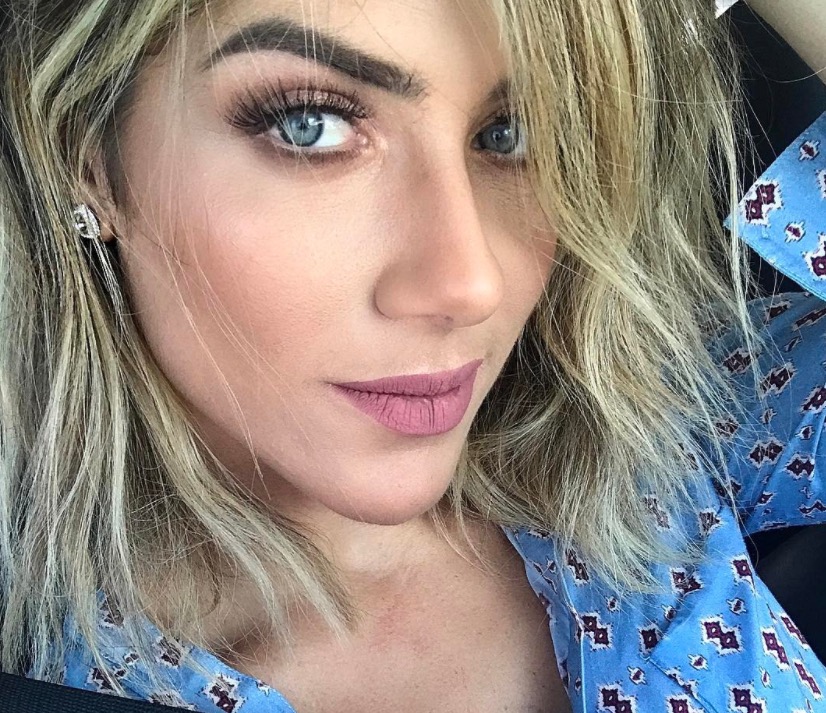  Após tentar esconder silicone nos seios, Giovanna Ewbank confessa:  'turbinei'