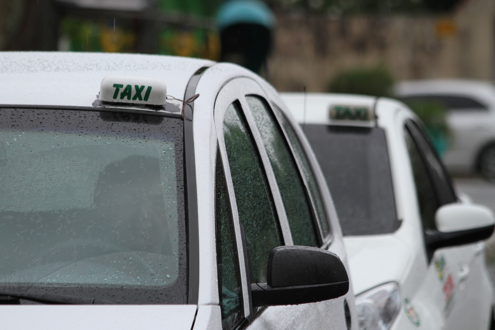 Cadastro dos vencedores da licitação do serviço de táxi começa na segunda-feira 