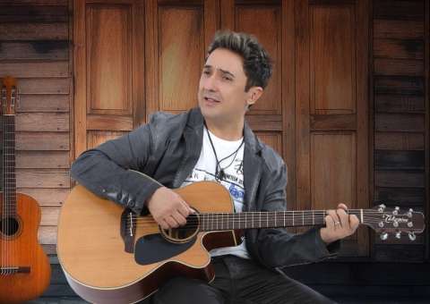 Tom Cleber e banda retornam a Manaus com show no Almirante Hall