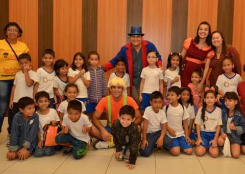 Projeto ‘A Escola Vai ao Teatro’ está com inscrições abertas