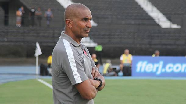 Após ser eliminado da Copa do Brasil, Vasco demite Cristóvão Borges