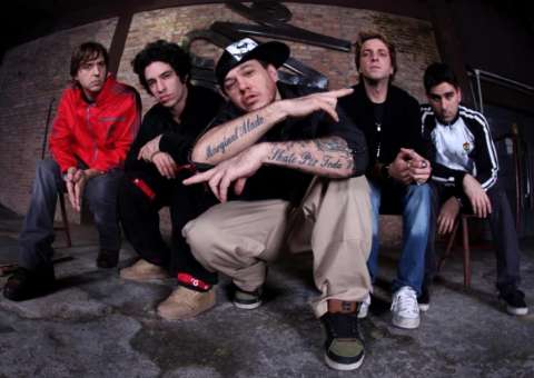 Especial Charlie Brown Jr. é a pedida deste sábado