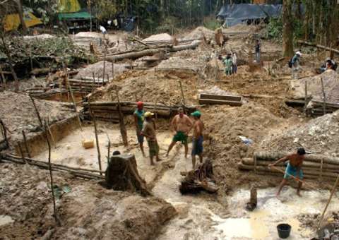 Justiça acata pedidos do MPF e bloqueia bens de responsáveis por garimpo ilegal no AM