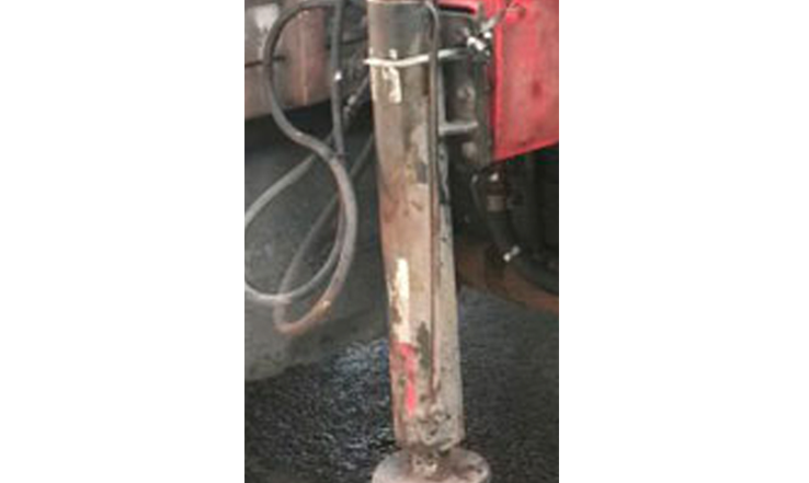 Peça de caminhão se solta durante curva e atinge criança em Manaus