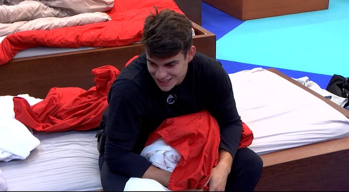 Gêmeos brasileiros bombam no Gran Hermano Espanha; Antônio dá em cima de sister e despreza Mayara