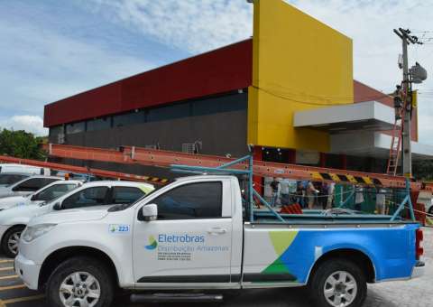 Supermercado é flagrado com 'gato' de energia em Manaus