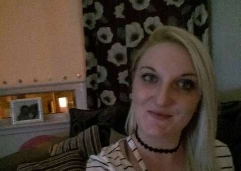 Vizinhos fazem sexo e perturba mãe de recém-nascido que tem atitude radical