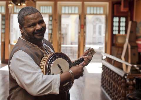 Neymar faz homenagem a Arlindo Cruz na internet