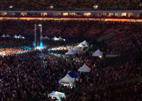 Simone e Simaria exaltam público manauara em festival com Arena da Amazônia lotada