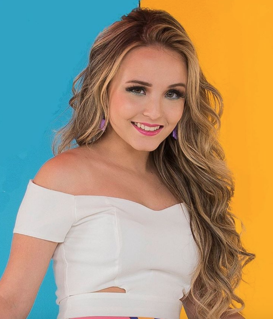  Larissa Manoela fala sobre compra de mansão de R$ 2.7 milhões nos EUA